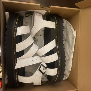 Dr. Marten Blaire sandals in white